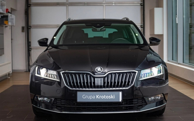 Skoda Superb cena 116500 przebieg: 117586, rok produkcji 2019 z Łódź małe 781